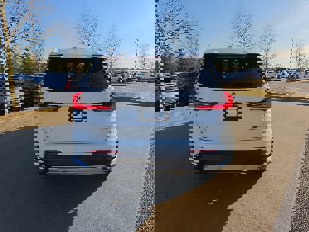 Used 2025 BMW X1 xDrive28i image 4