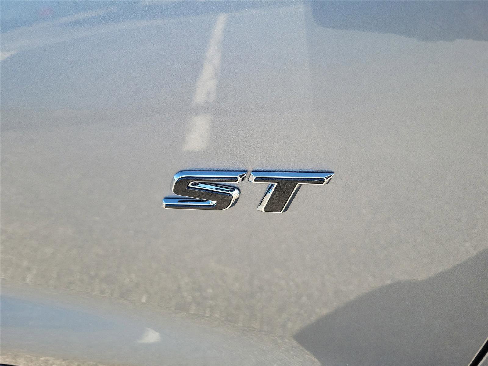 New 2026 Buick Enclave Sport Touring w/ Power Package image 7