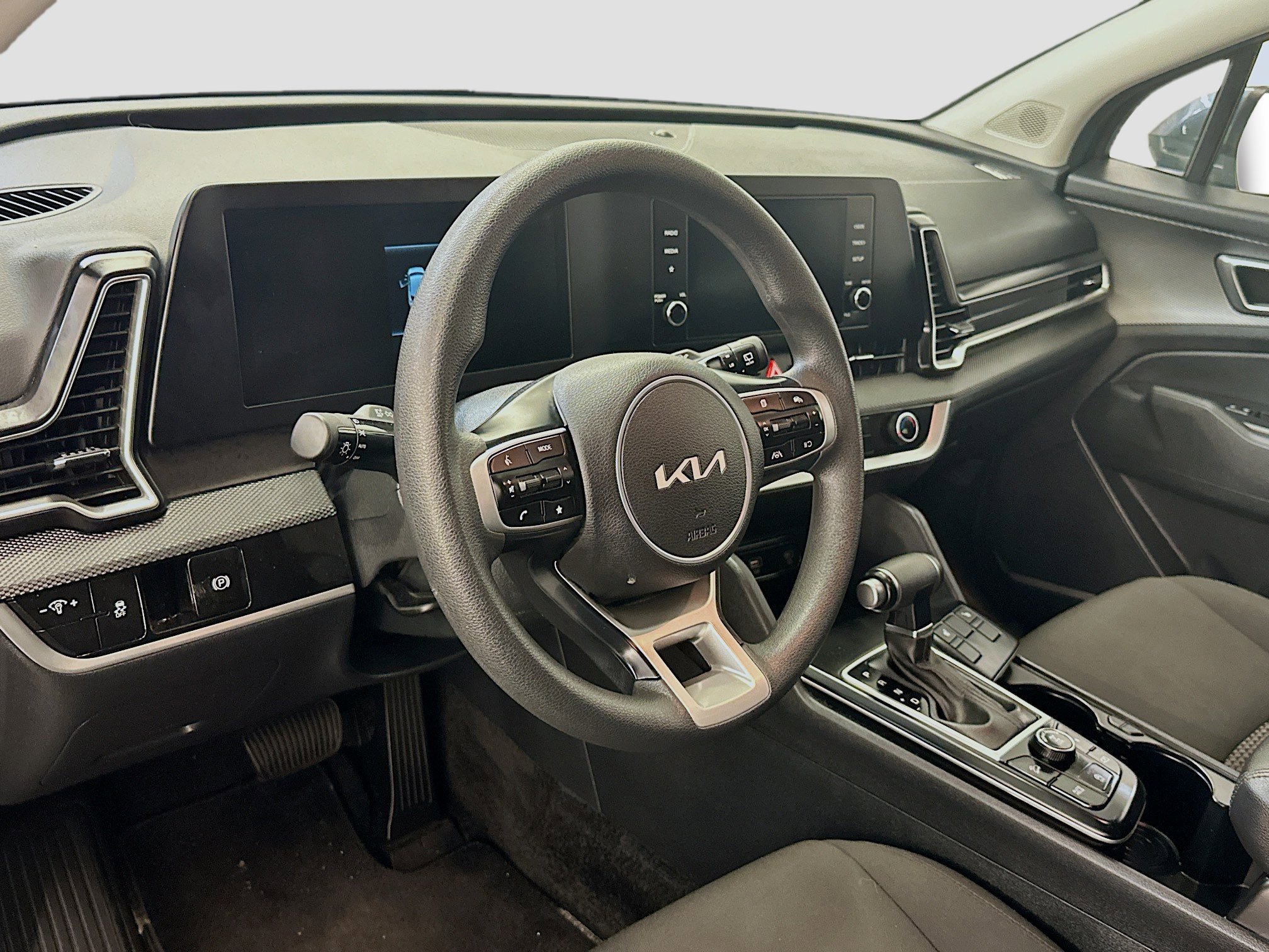 Used 2025 Kia Sportage LX image 18