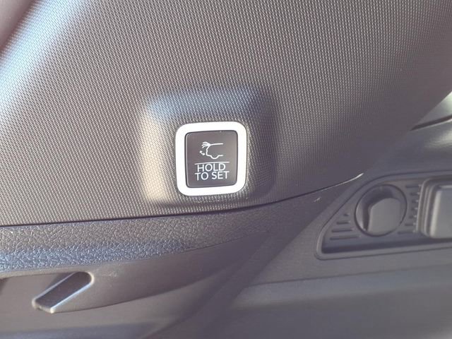 Used 2024 Jeep Grand Cherokee Altitude image 14