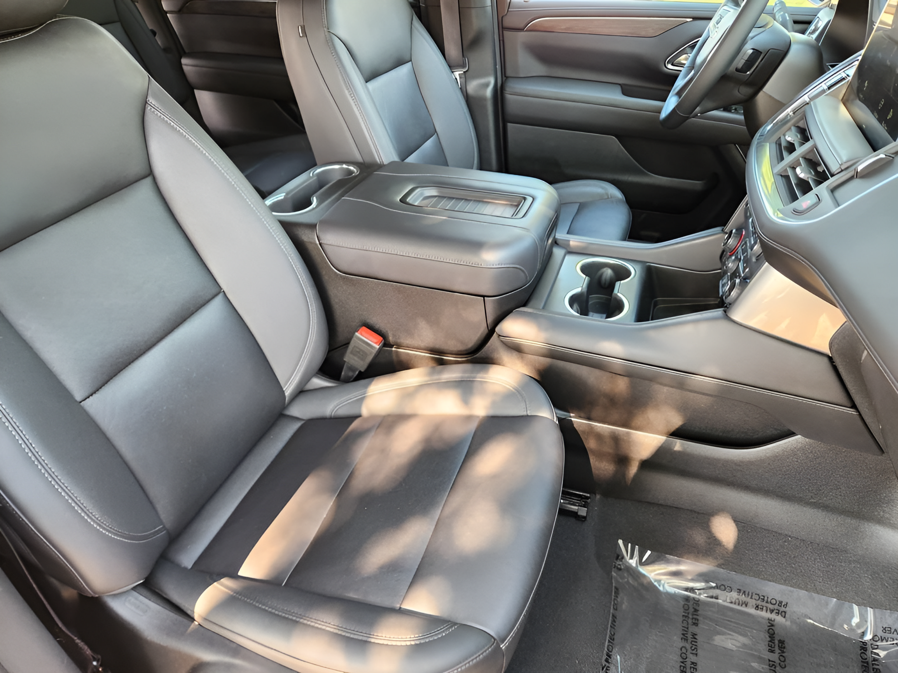 Used 2023 Chevrolet Suburban Z71 w/ Luxury Package AWD/4WD image 6