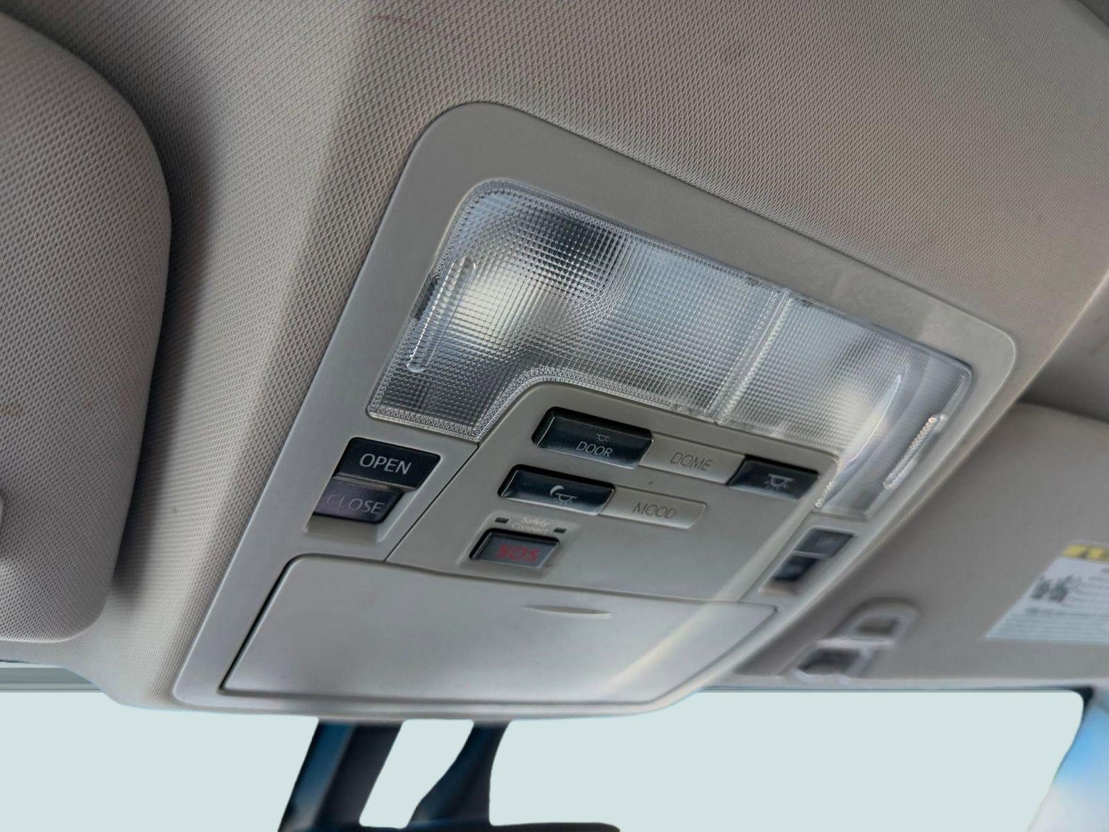 Used 2015 Toyota Avalon Limited FWD image 29