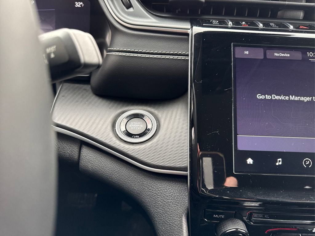 Used 2023 Jeep Grand Cherokee L Laredo image 30