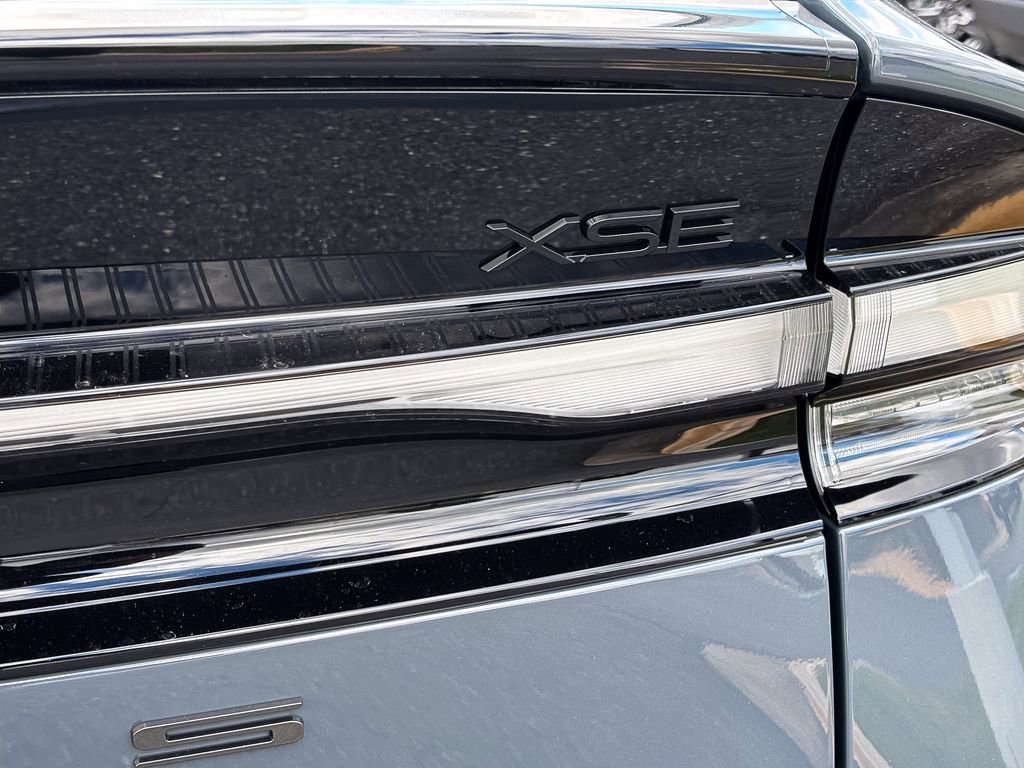 New 2026 Toyota Prius Plug-In Hybrid XSE Premium image 6