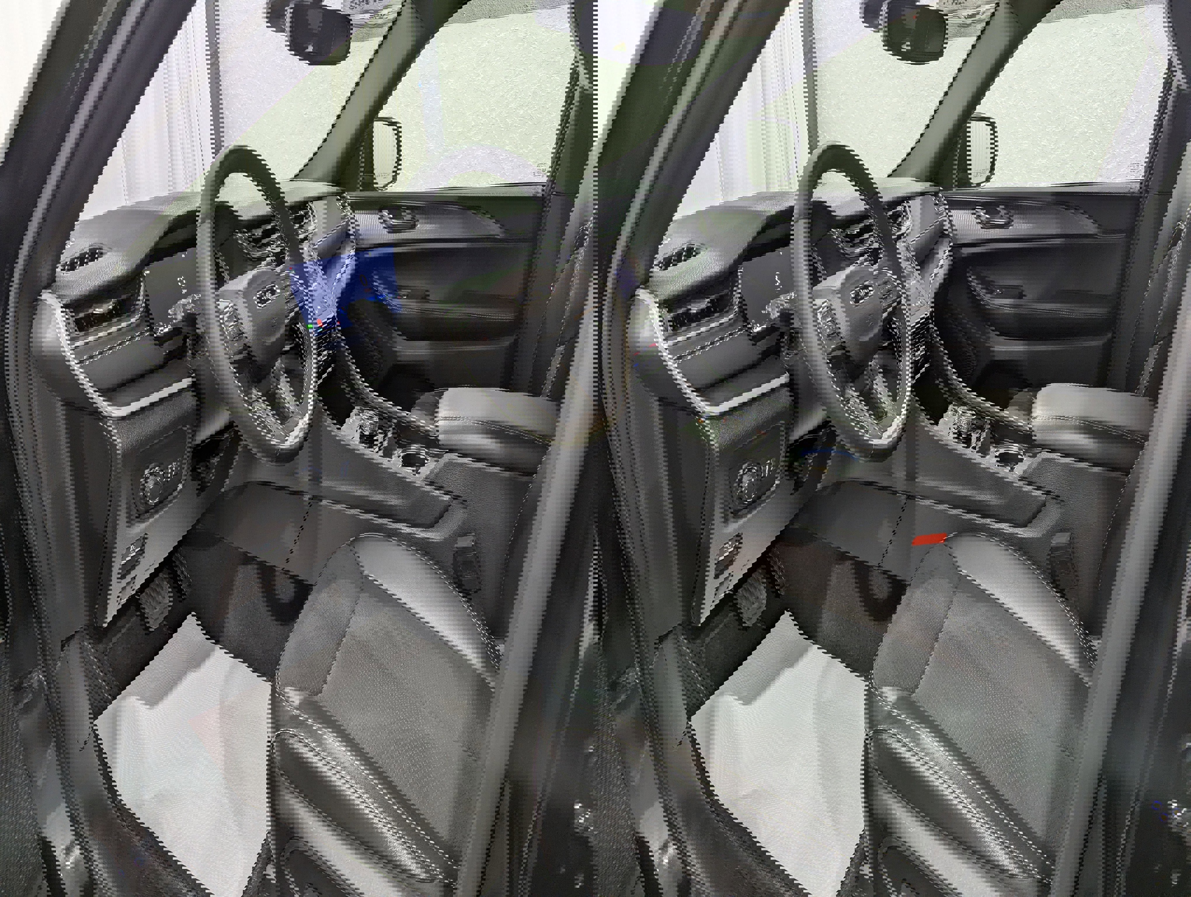 Used 2024 Jeep Grand Cherokee Altitude image 13