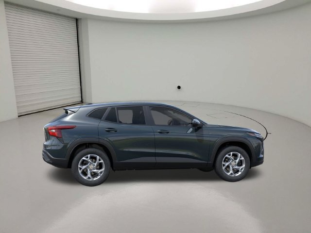 New 2026 Chevrolet Trax LS w/ LS Convenience Package FWD image 5