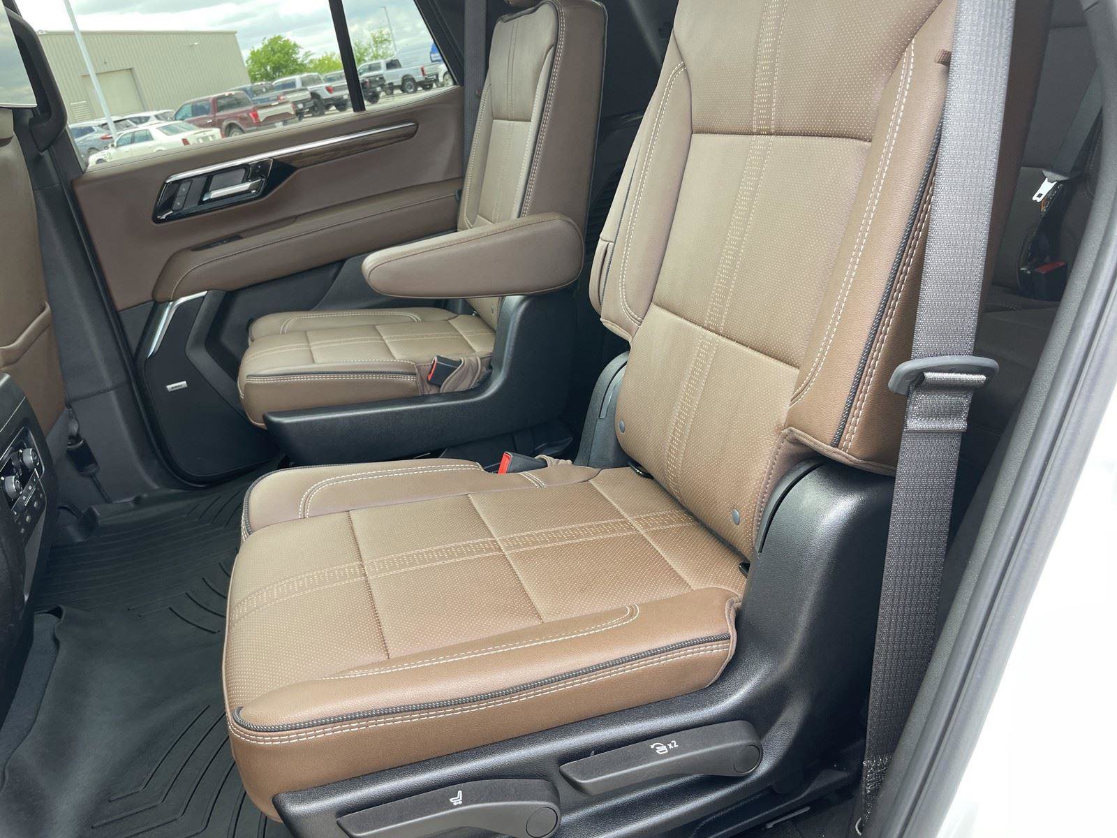 Used 2025 Chevrolet Tahoe High Country image 27