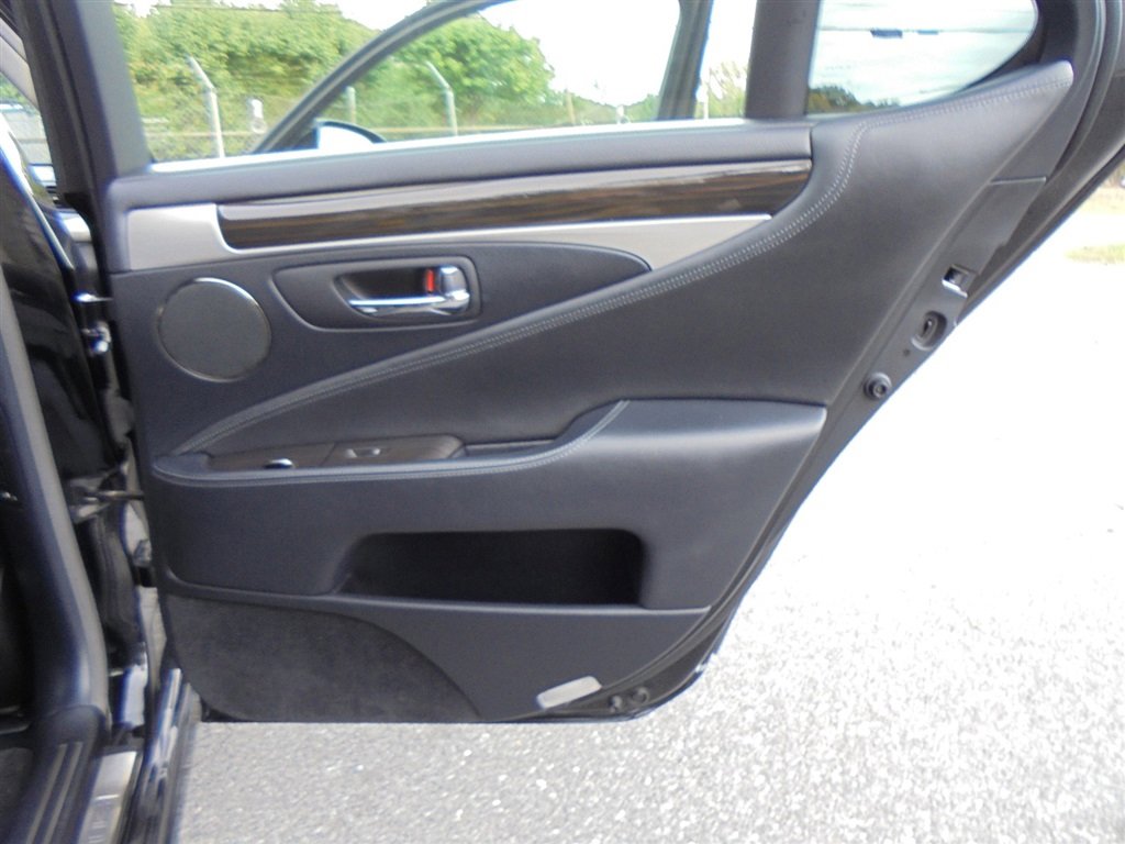 Used 2013 Lexus LS 460 AWD image 29