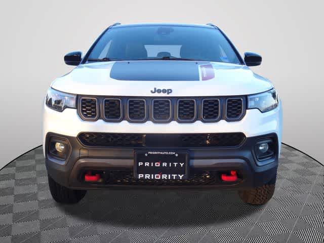 Used 2025 Jeep Compass Trailhawk AWD/4WD image 5