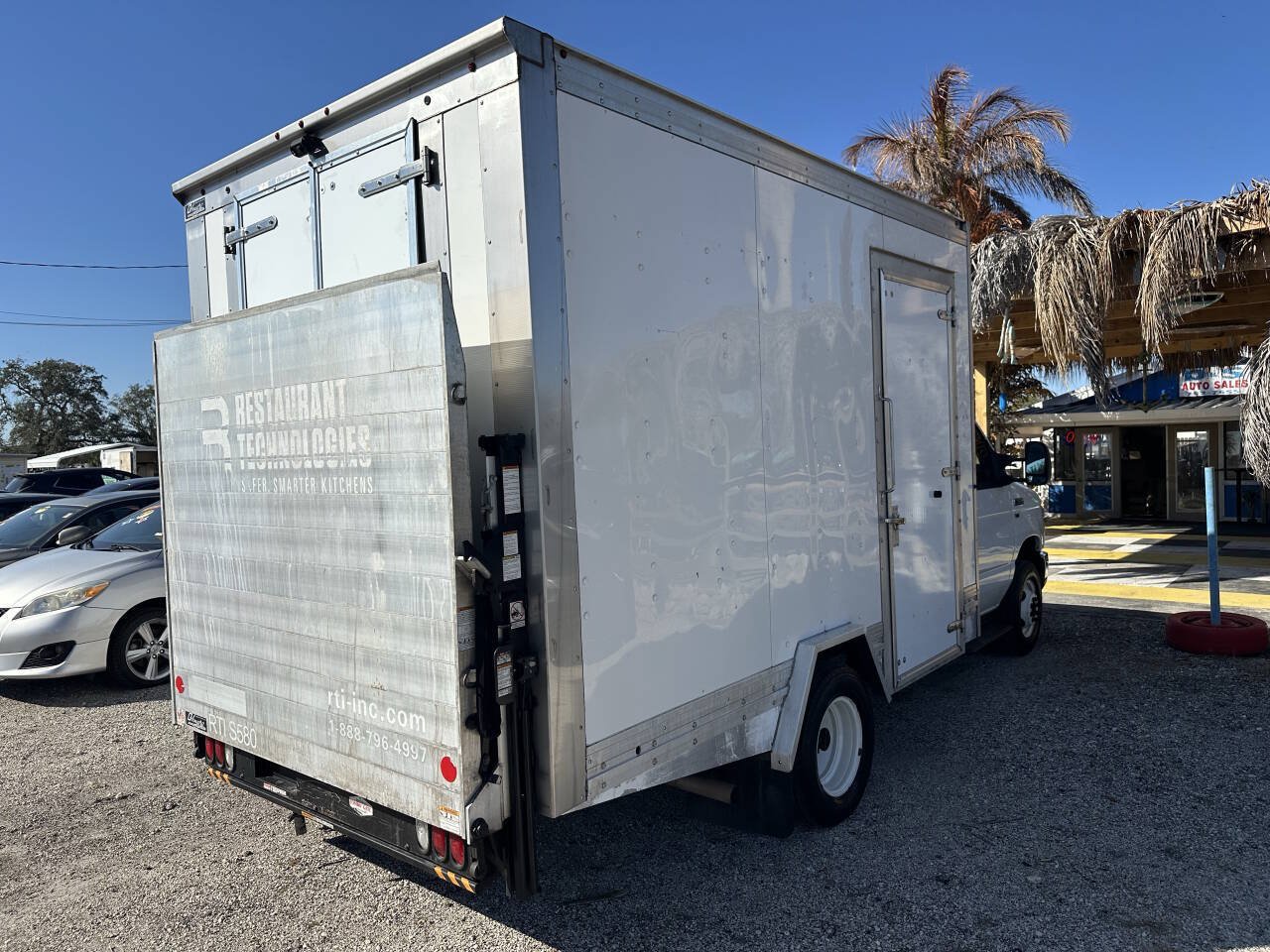 Used 2019 Ford E-350 and Econoline 350 Super Duty w/ Power Windows & Locks Group RWD image 5
