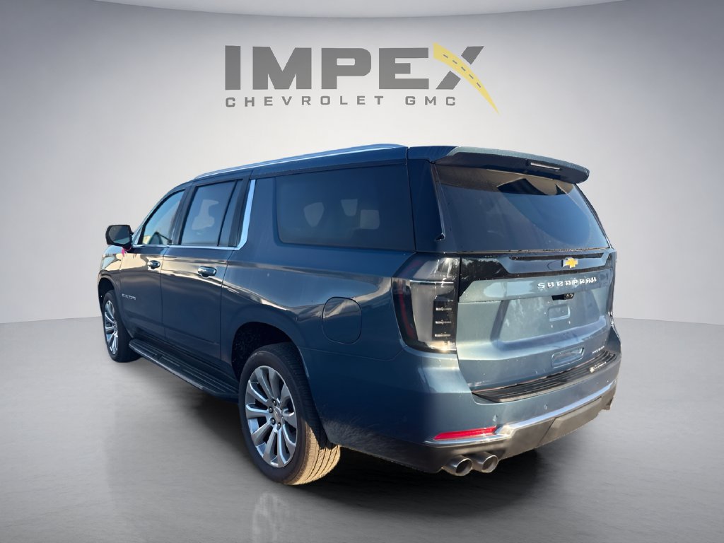 Used 2026 Chevrolet Suburban Premier AWD/4WD image 3