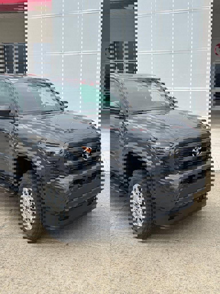 Used 2026 Toyota Tacoma SR image 3