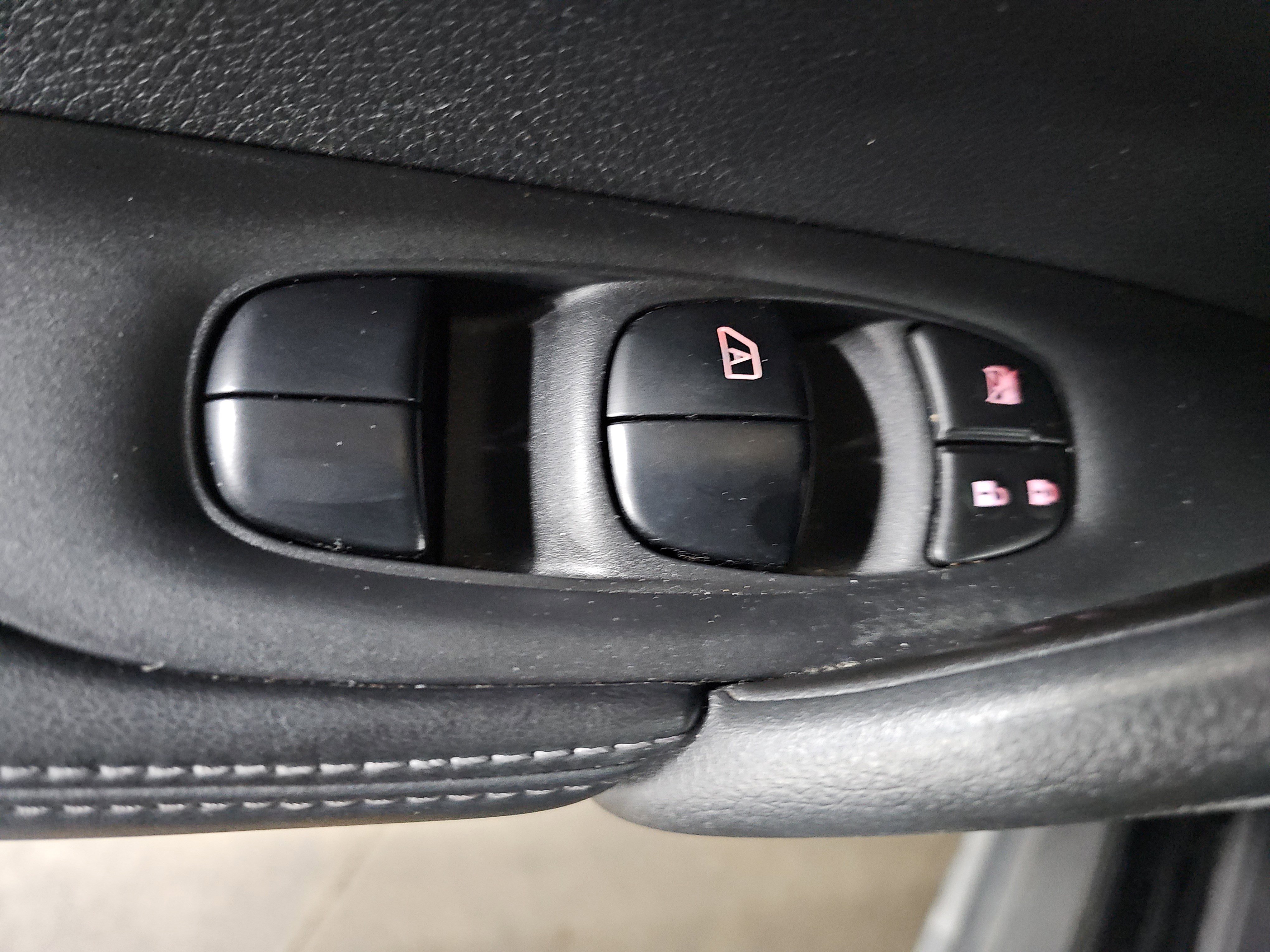 Used 2018 Nissan Rogue SL FWD image 28