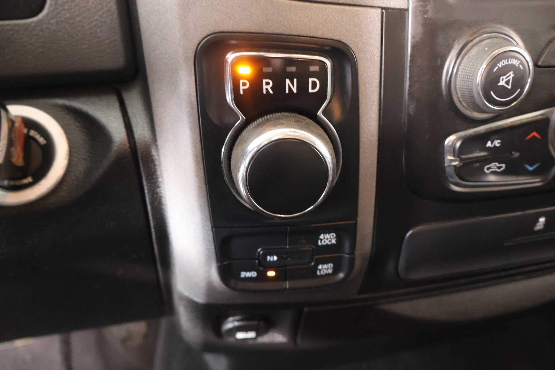 Used 2019 RAM 1500 Classic SLT w/ Luxury Group AWD/4WD image 7