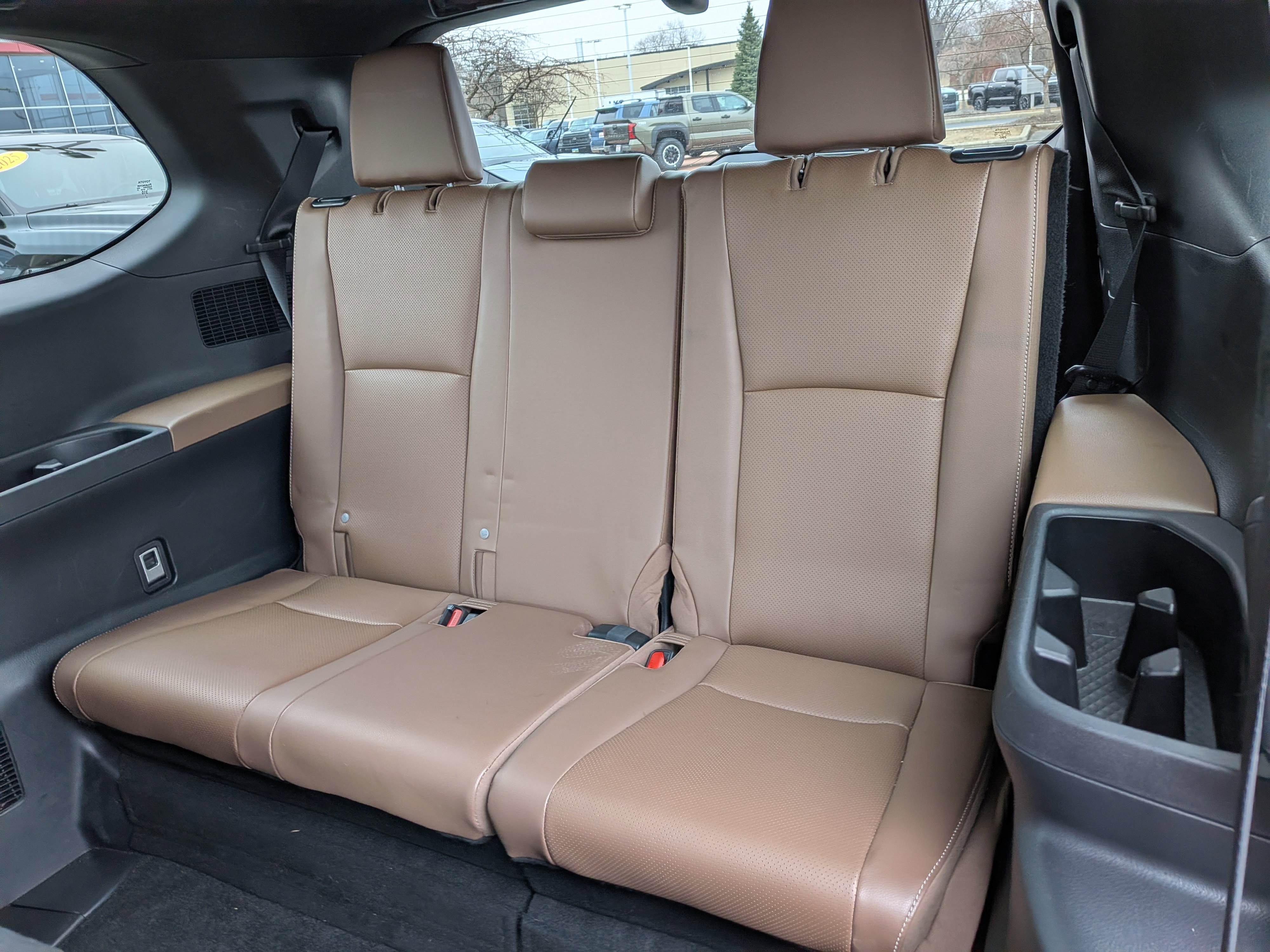 Used 2024 Toyota Grand Highlander AWD Hybrid image 23