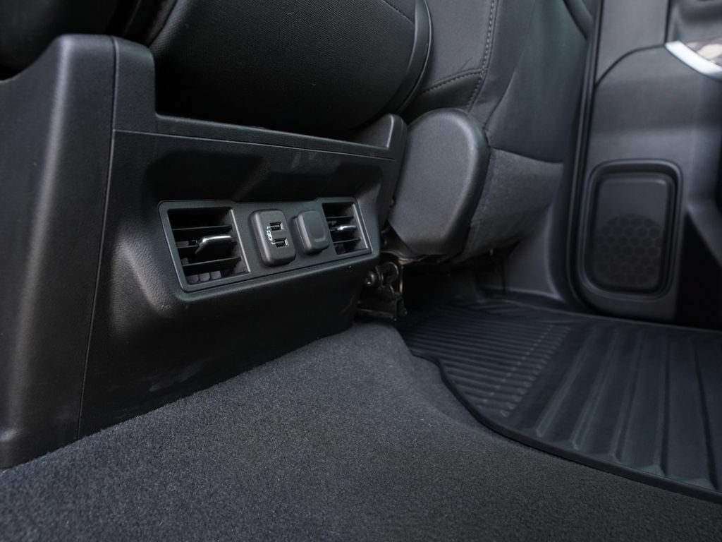 Used 2021 Chevrolet Silverado 1500 LT AWD/4WD image 23