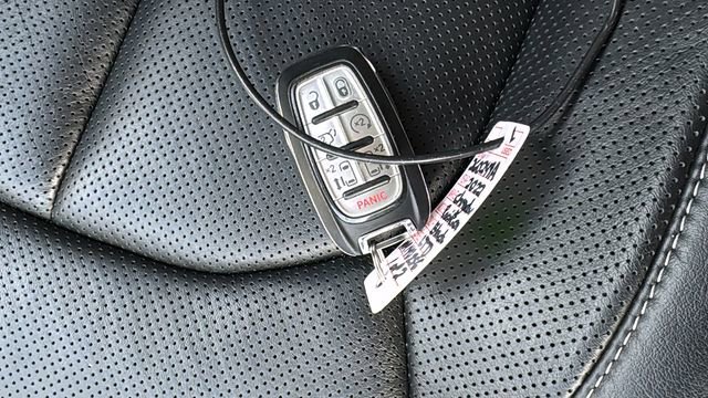 Used 2022 Chrysler Pacifica Limited image 34
