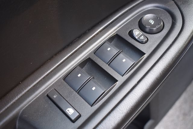 Used 2015 GMC Acadia SLE AWD/4WD image 18