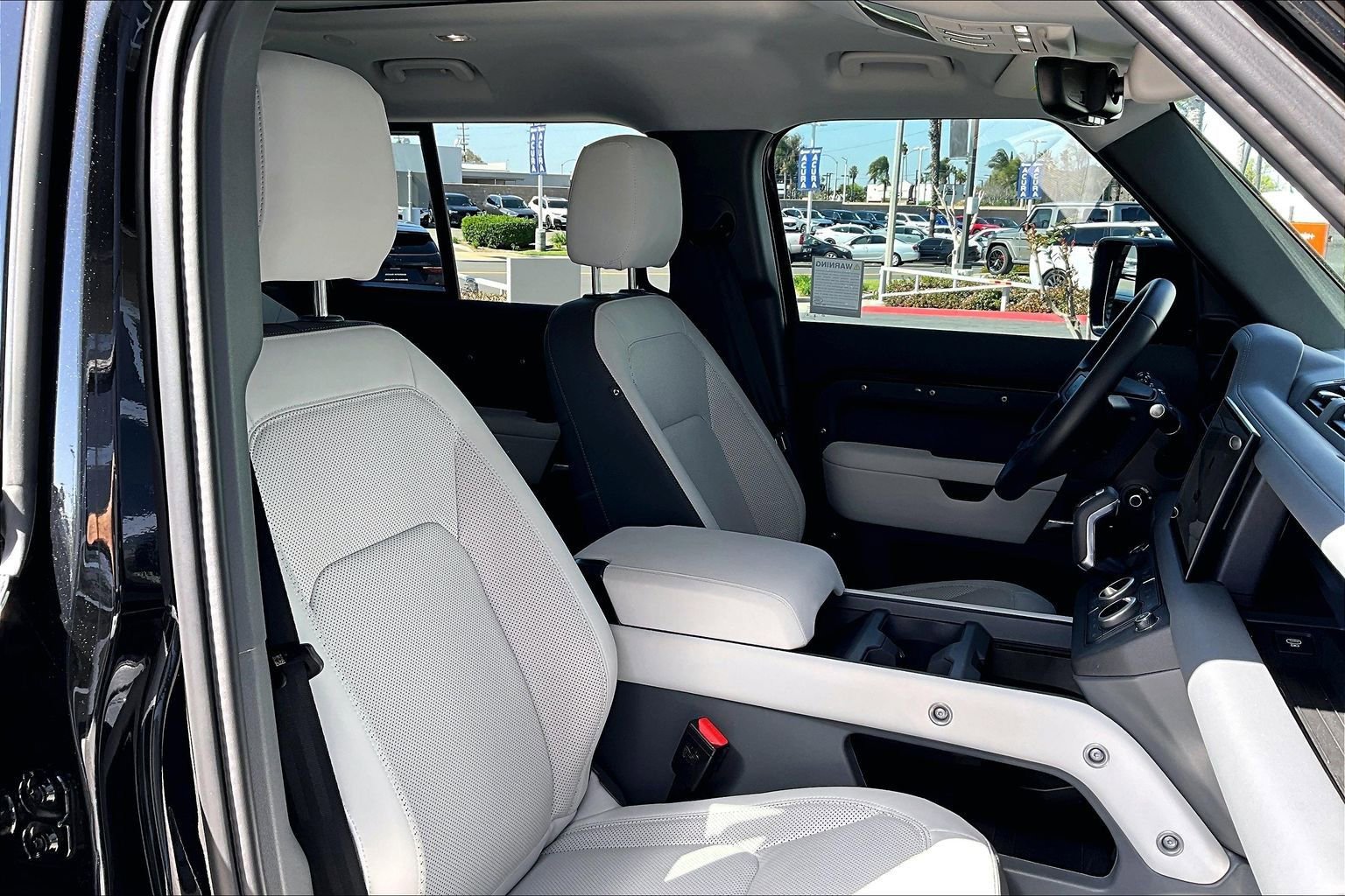 Used 2025 Land Rover Defender 110 S image 7