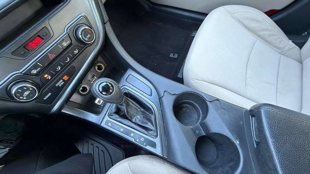 Used 2012 Kia Optima LX FWD image 16