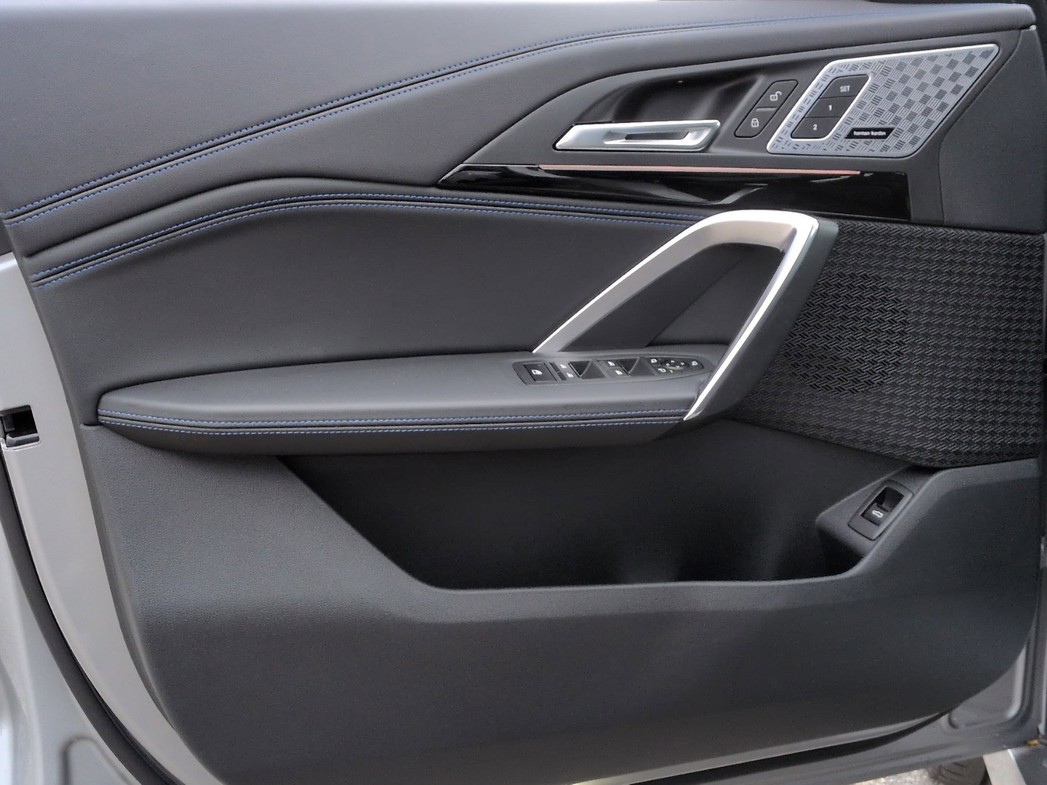 Used 2024 BMW X1 M35i w/ Premium Package image 14