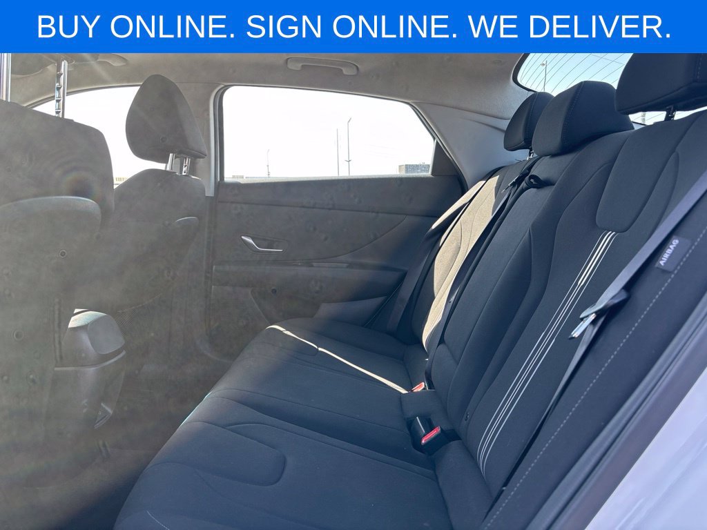 Used 2025 Hyundai Elantra SEL FWD image 11