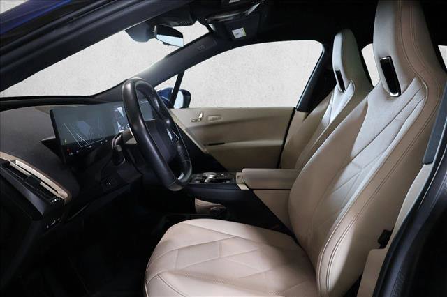 Used 2024 BMW iX xDrive50 w/ Premium Package image 18