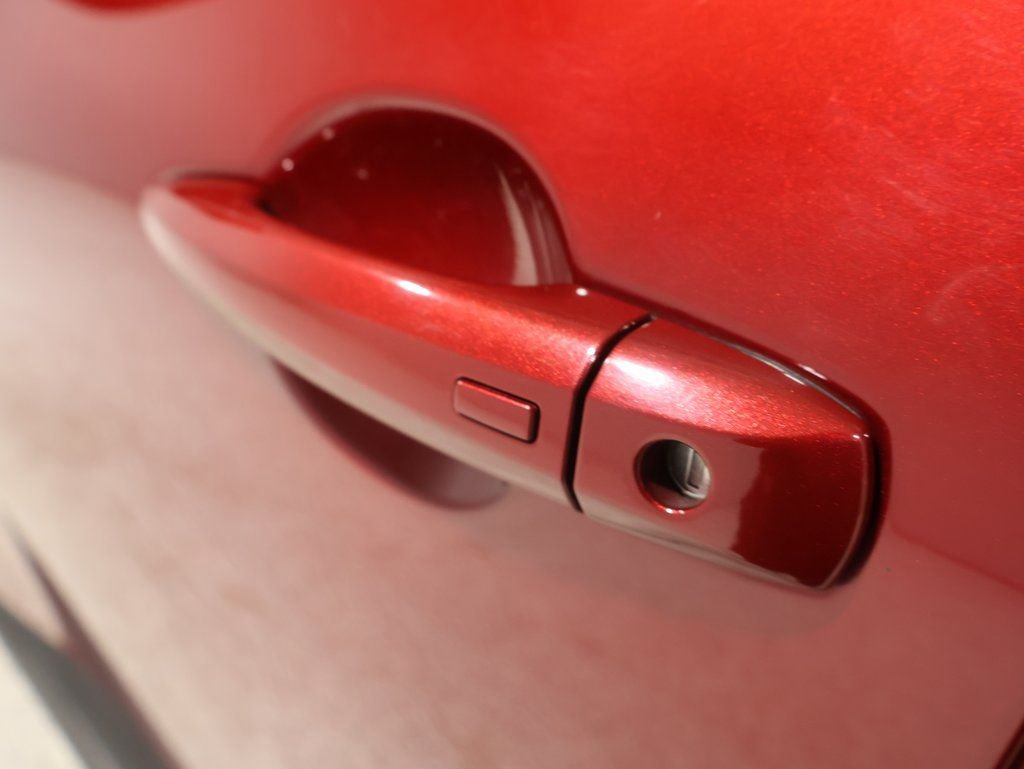 Used 2023 Nissan Rogue SV w/ SV Premium B Package image 11