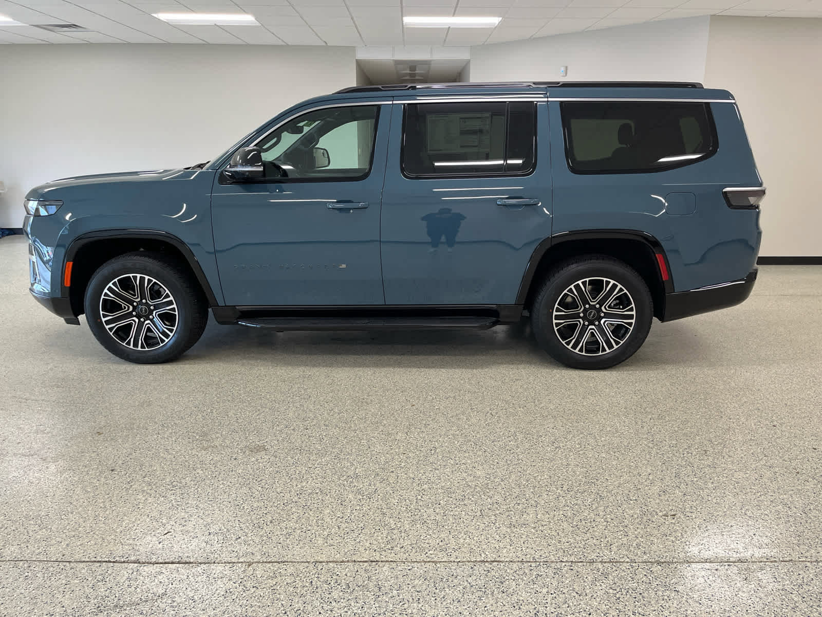 New 2026 Jeep Grand Wagoneer 4WD image 8