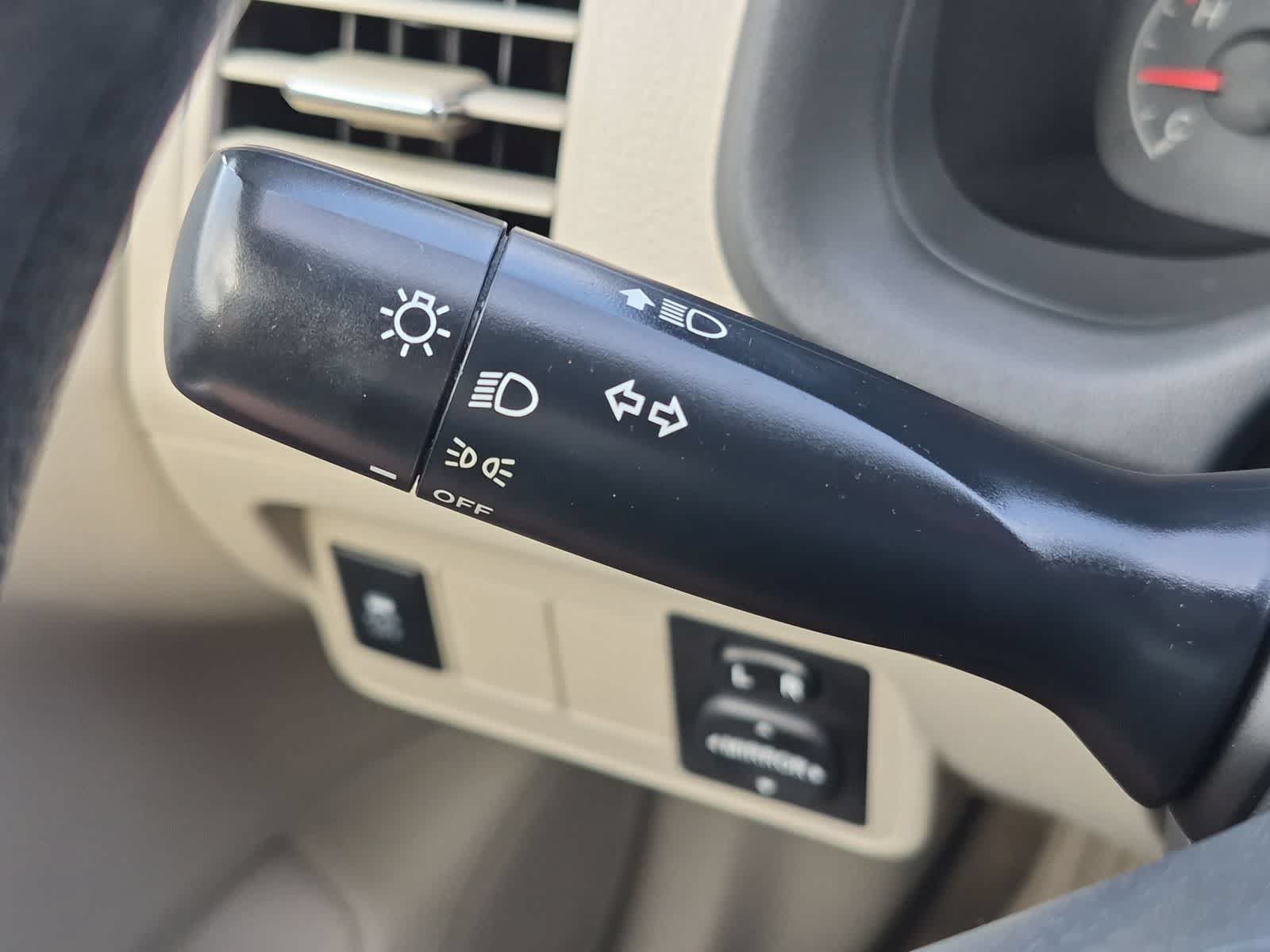 Used 2013 Toyota Corolla LE FWD image 25