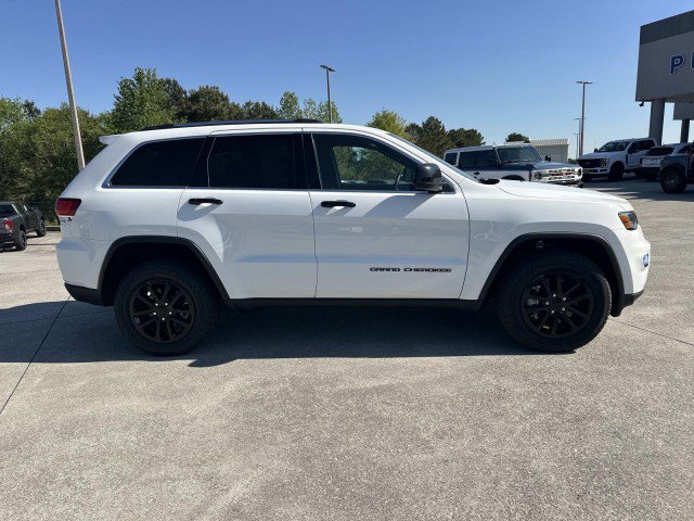 Used 2021 Jeep Grand Cherokee Laredo AWD/4WD image 8