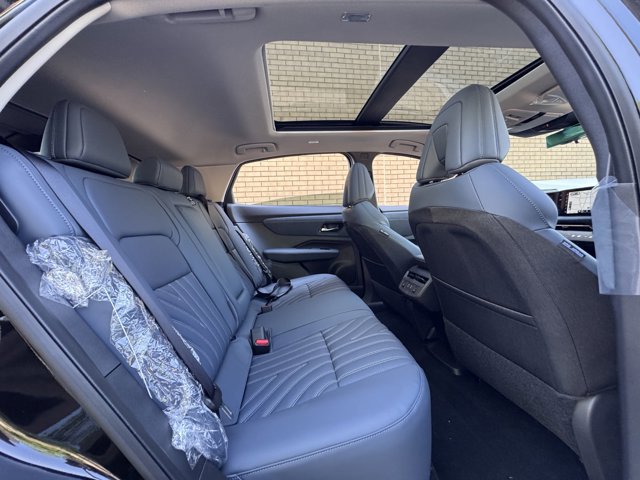 New 2025 Nissan Ariya Platinum image 22