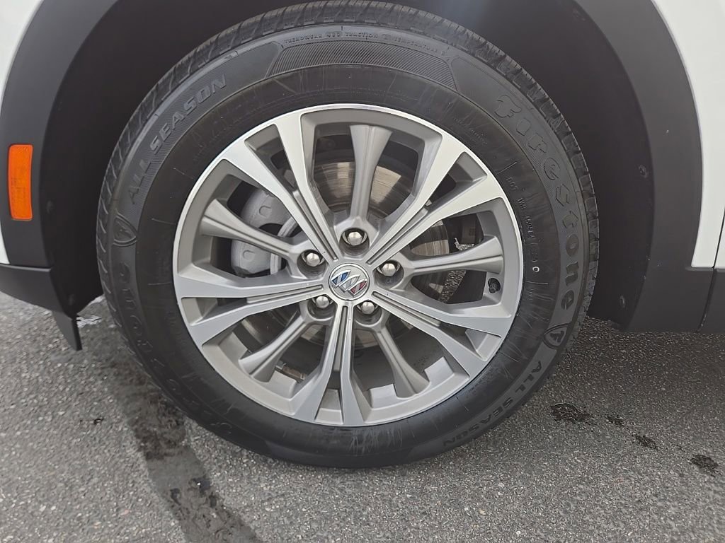 Used 2023 Buick Envision Preferred image 12