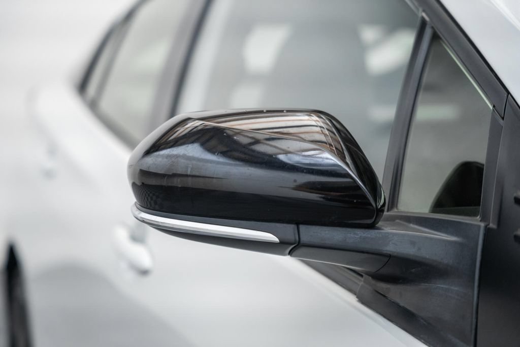Certified 2021 Toyota Prius FWD image 17