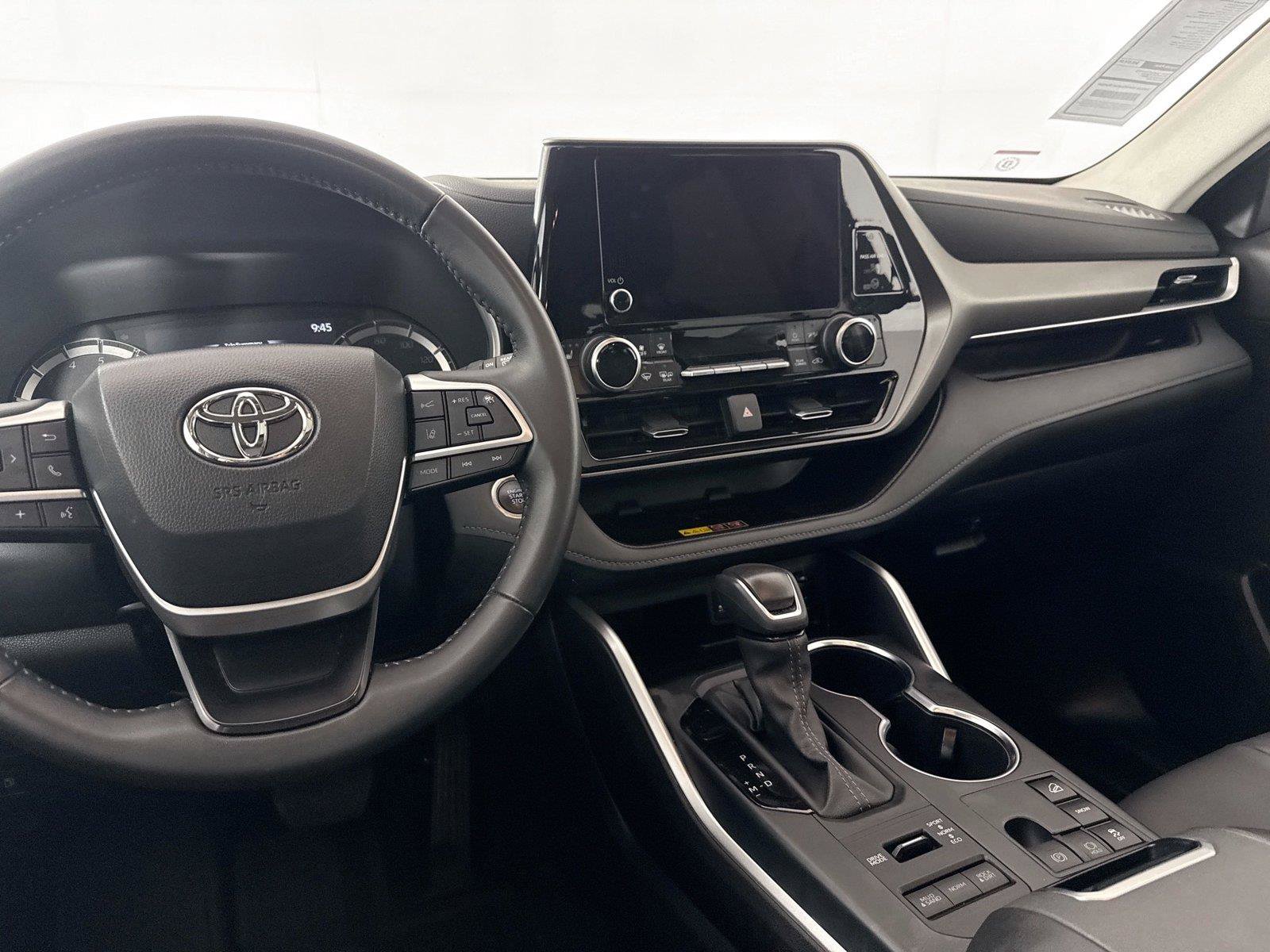 Certified 2025 Toyota Highlander XLE AWD/4WD image 33