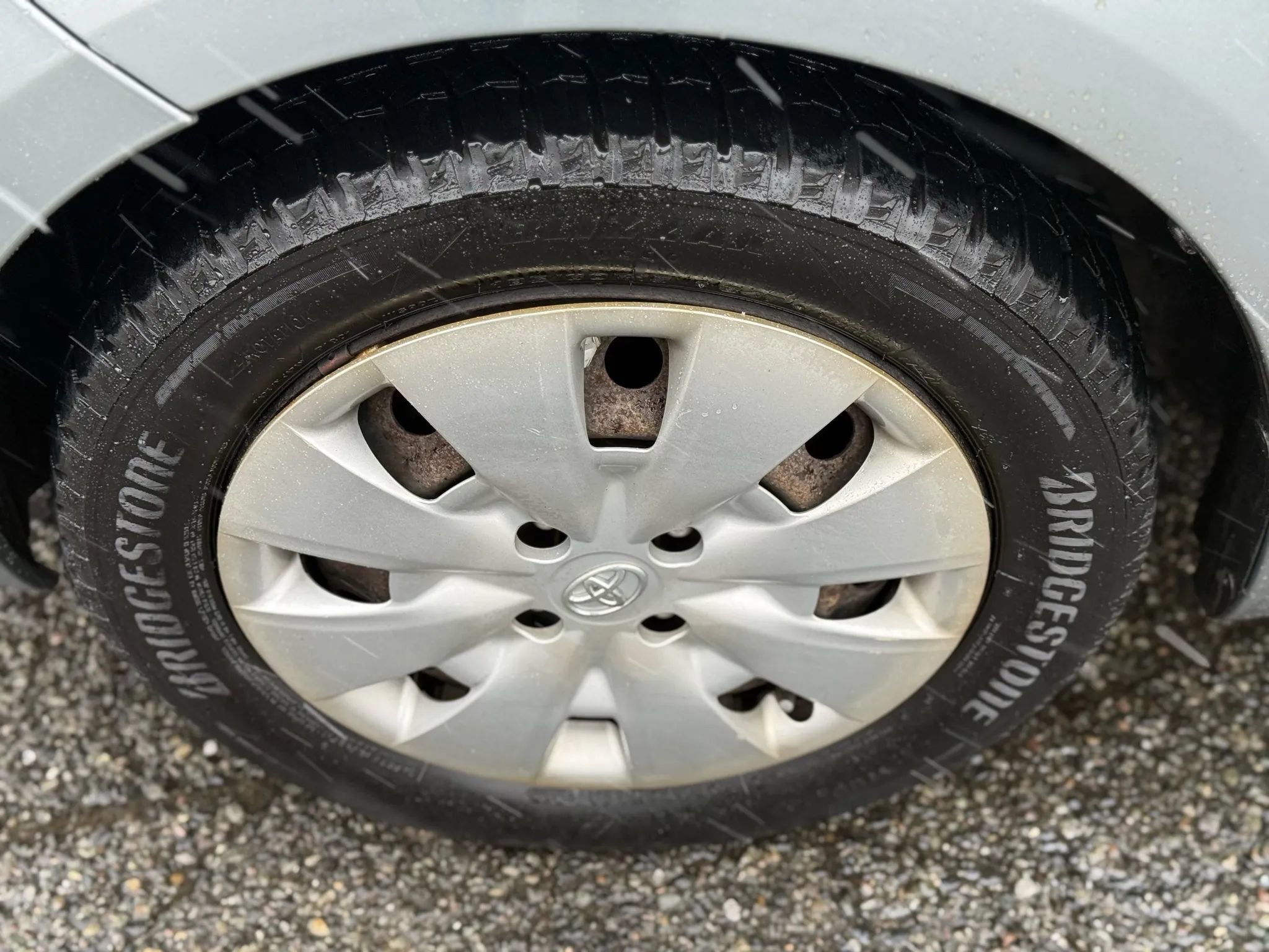 Used 2010 Toyota Yaris 4-Door Hatchback image 31
