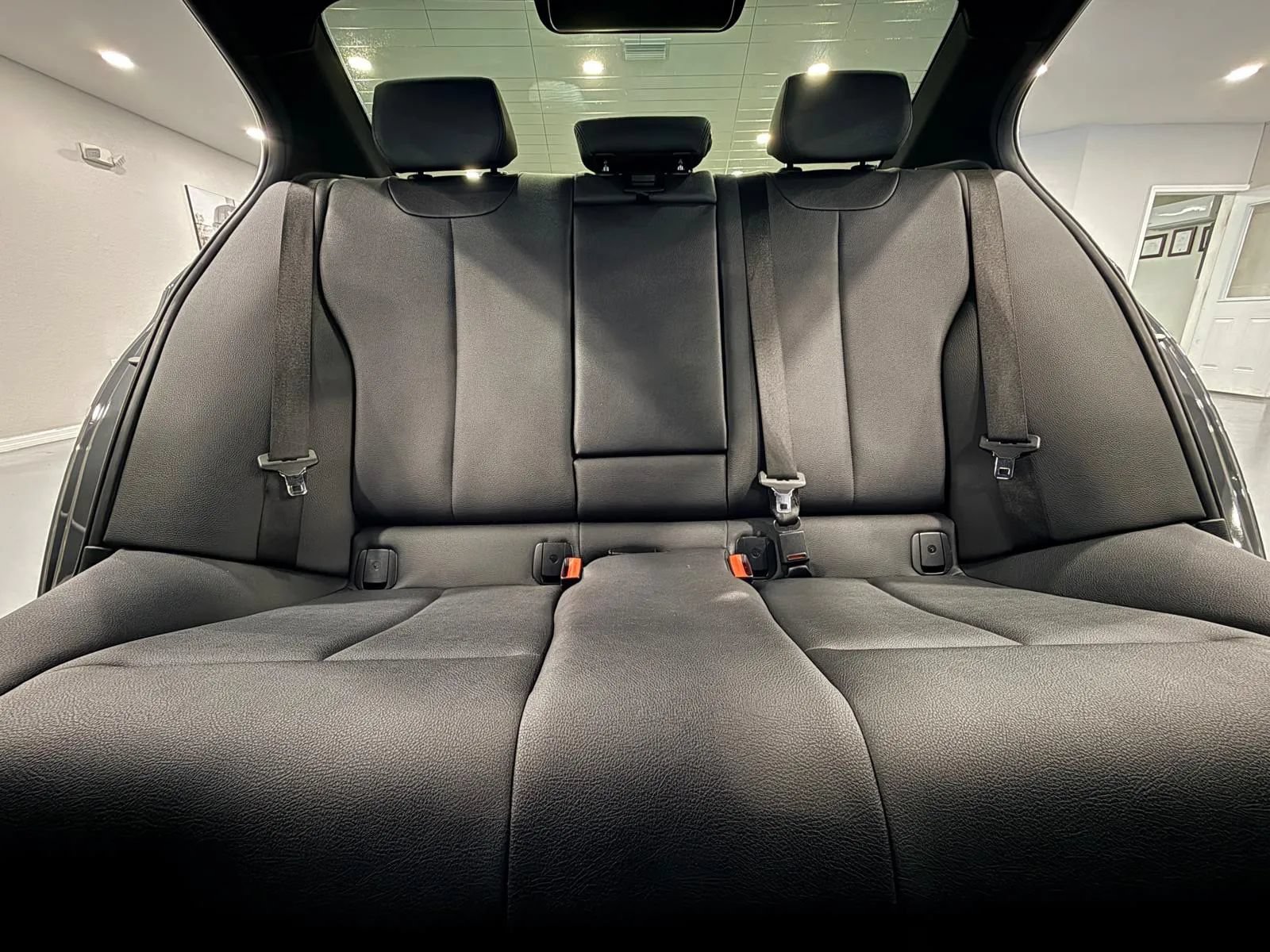 Used 2018 BMW 330i Sedan RWD image 21