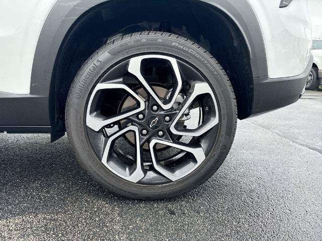 Used 2025 Chevrolet Trax RS w/ Driver Confidence Package FWD image 26