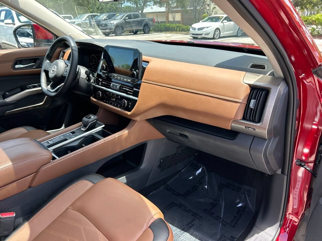 Certified 2025 Nissan Pathfinder Platinum w/ Cargo Package FWD image 45