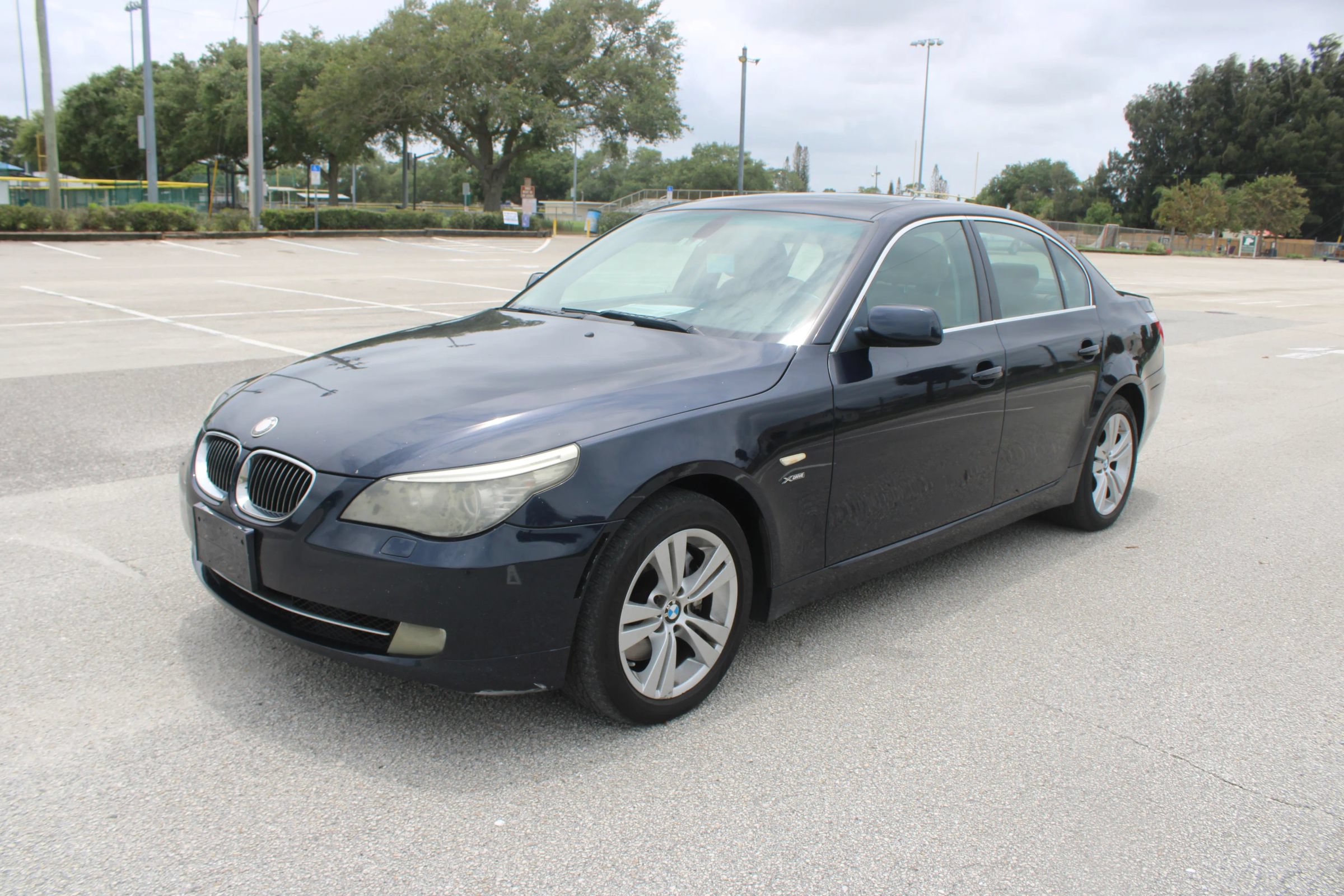 Used 2010 BMW 528i xDrive Sedan AWD/4WD image 5