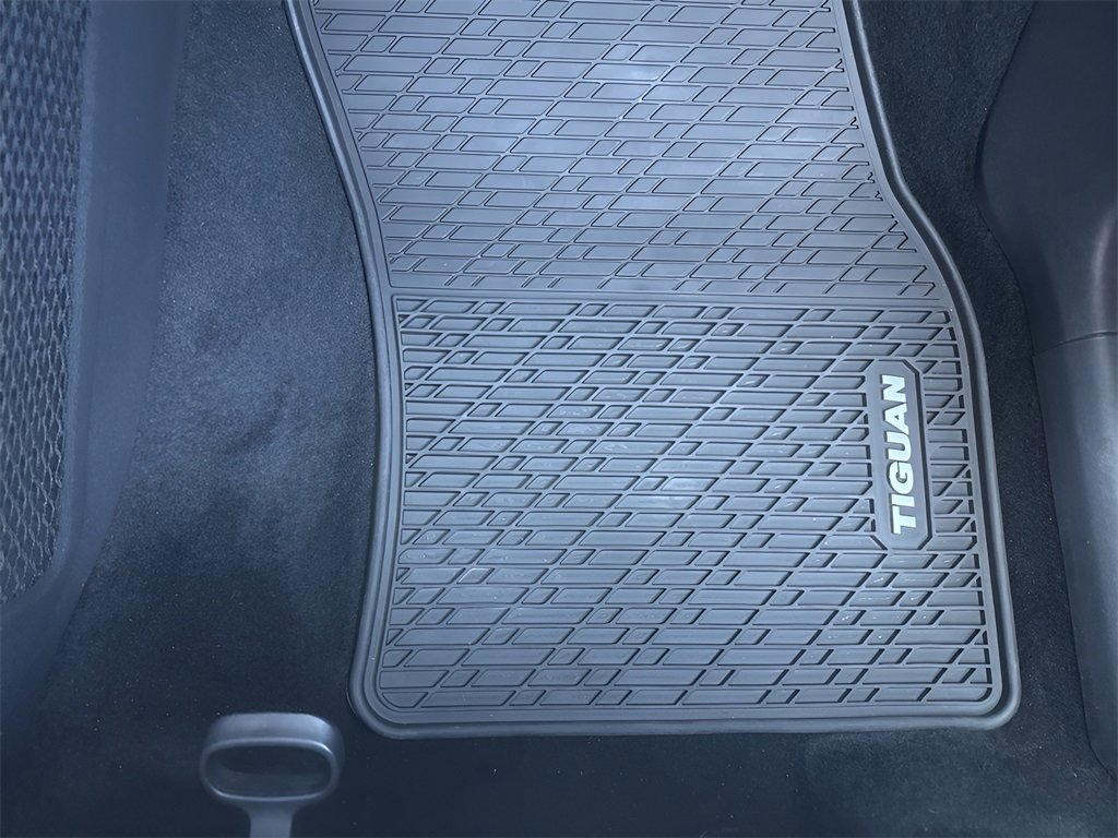 Used 2022 Volkswagen Tiguan SE image 26