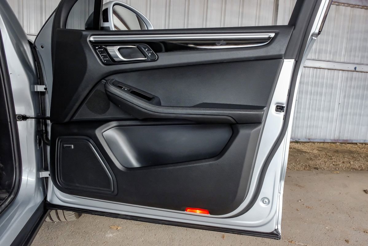 Used 2018 Porsche Macan Sport Edition image 47