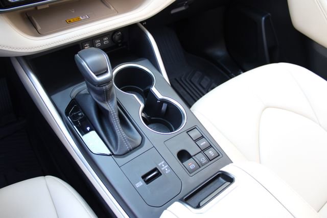 Used 2023 Toyota Highlander XLE image 20