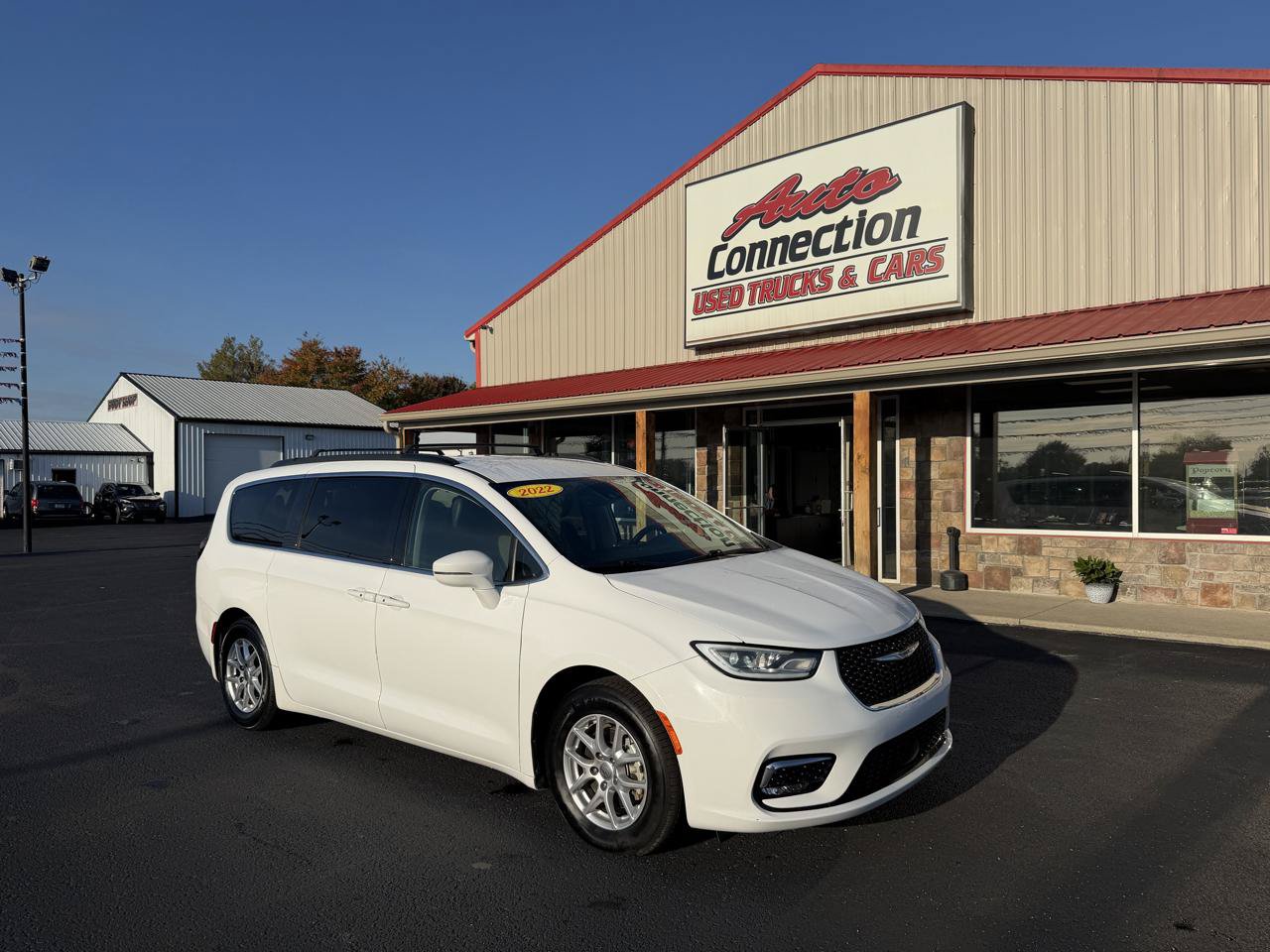 Used 2022 Chrysler Pacifica Touring-L