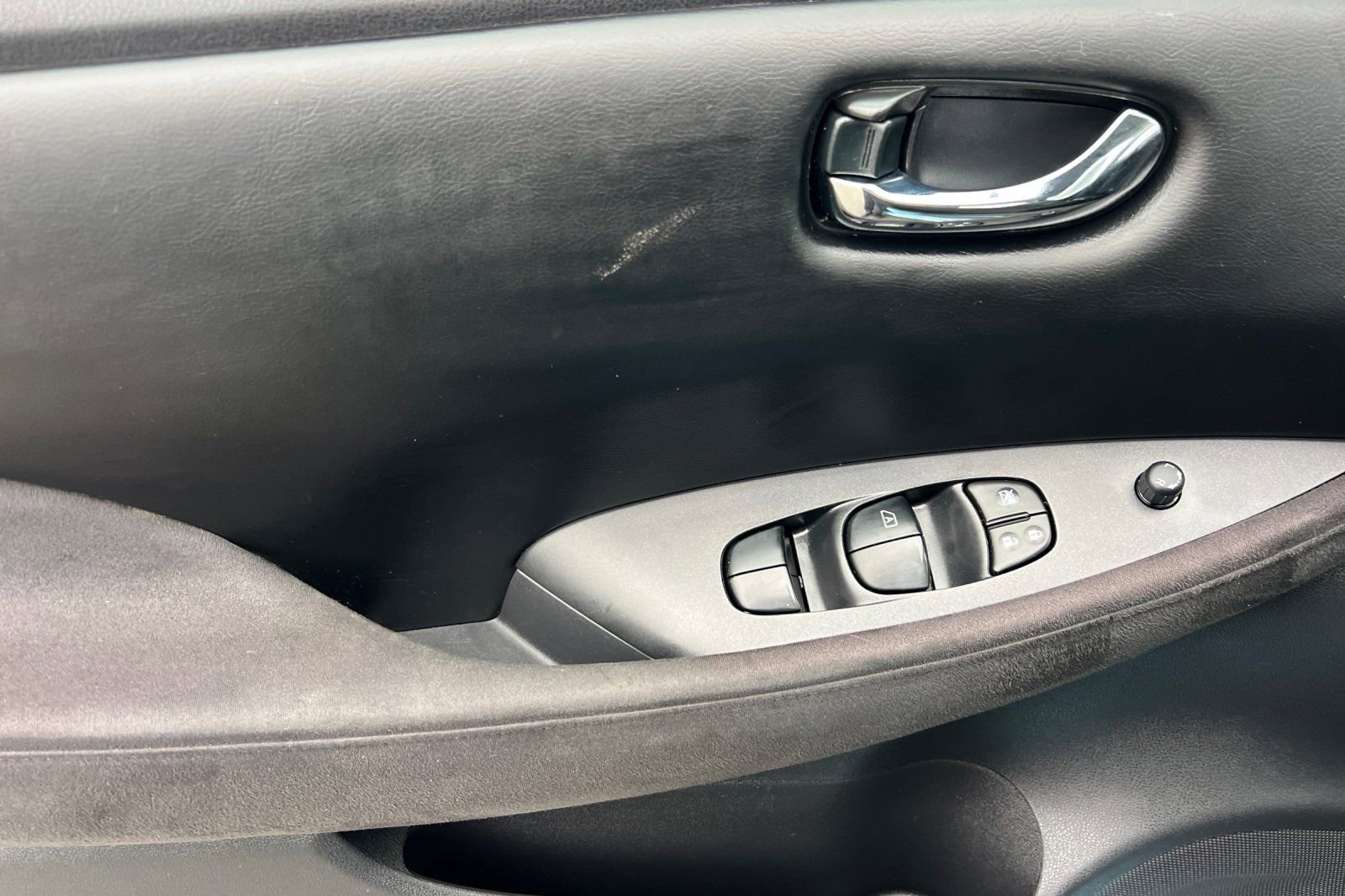 Used 2015 Nissan Leaf S w/ Charge Package image 11