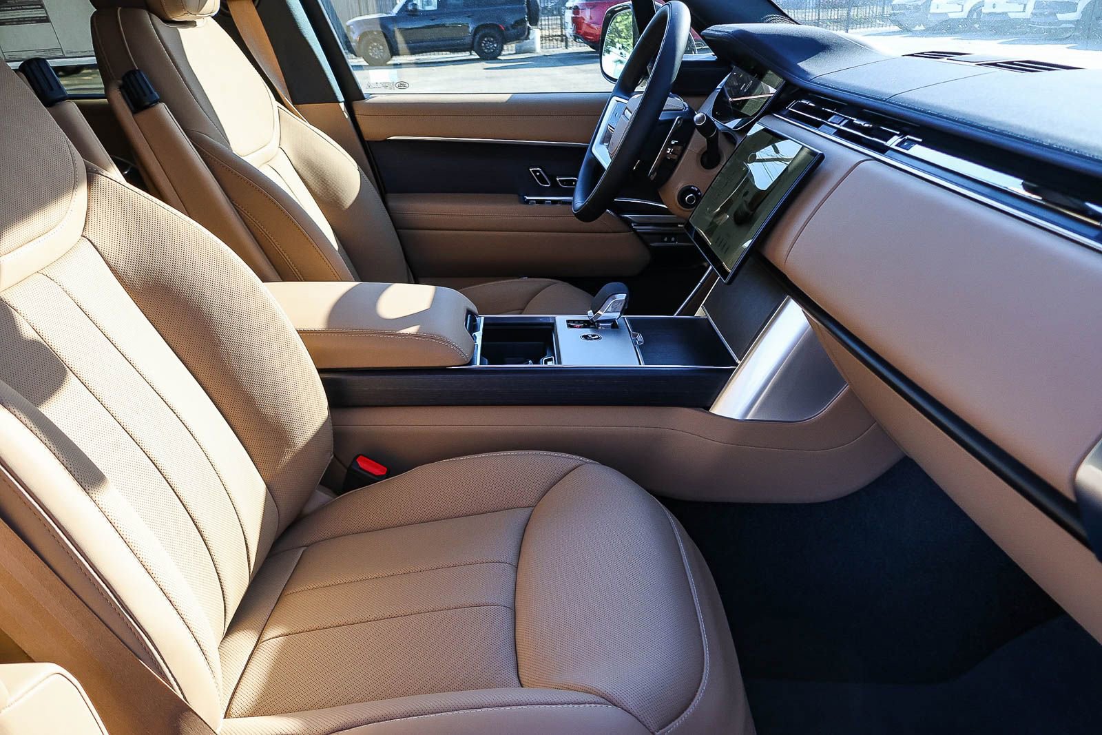 New 2026 Land Rover Range Rover SE image 17