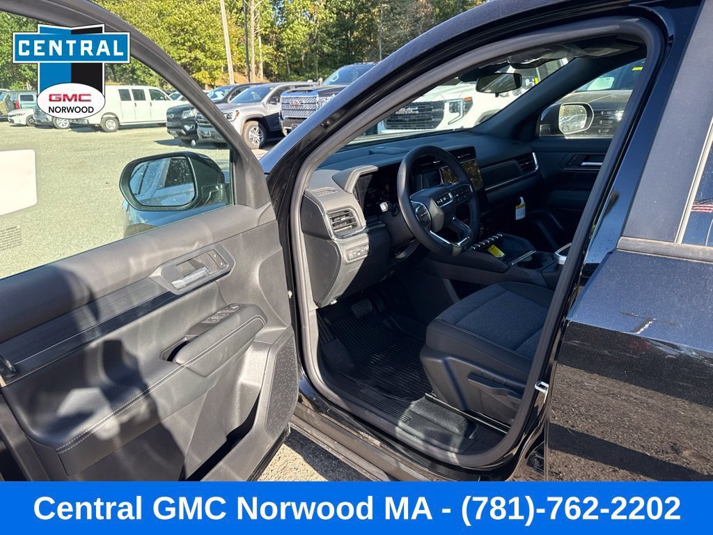New 2027 GMC Terrain Elevation w/ LPO, Floor Liner Package AWD/4WD image 14
