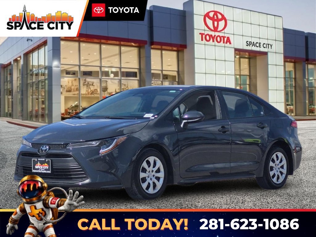 Used 2026 Toyota Corolla LE FWD image 1
