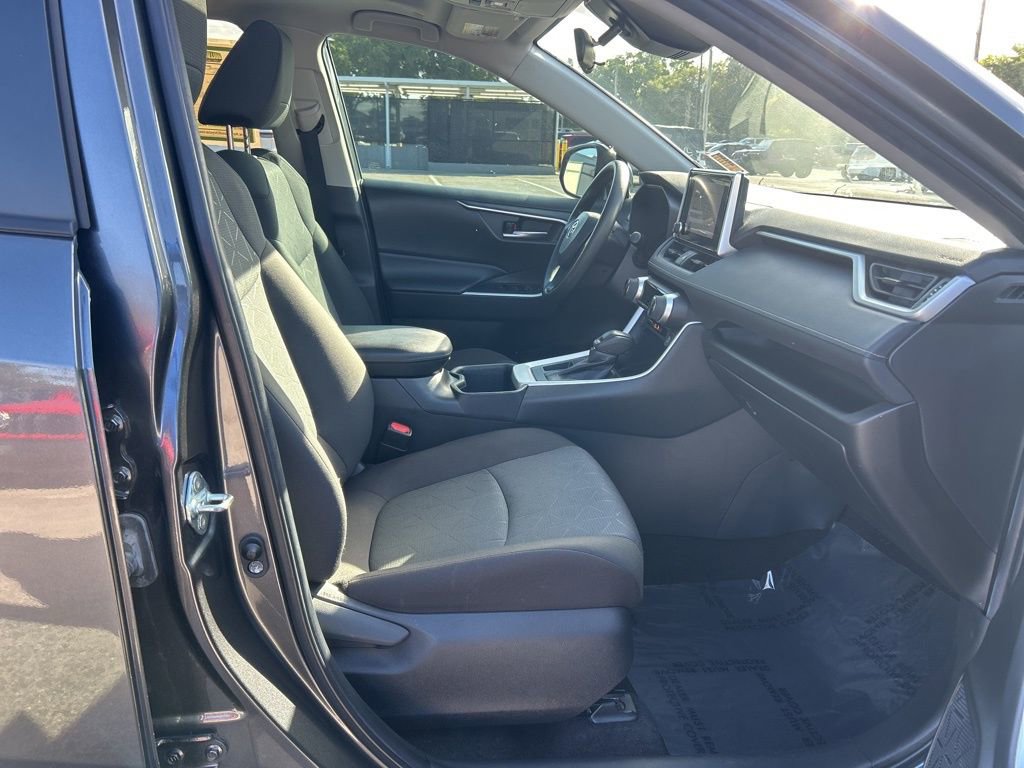 Used 2023 Toyota RAV4 XLE image 23