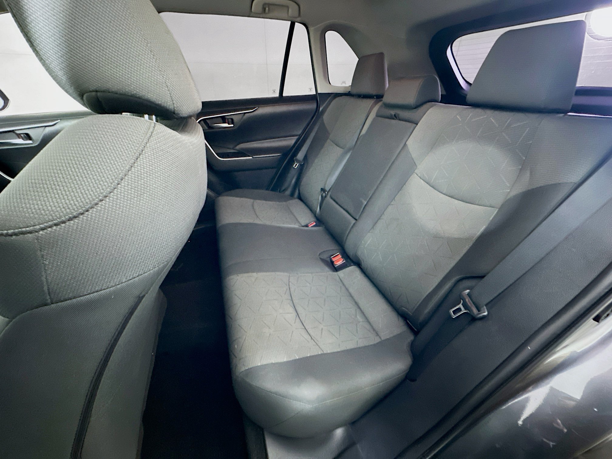 Used 2021 Toyota RAV4 XLE w/ XLE Grade Weather Package FWD image 26